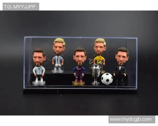 足球明星手办装饰品点亮你的家居生活,尽显运动魅力与个性风格